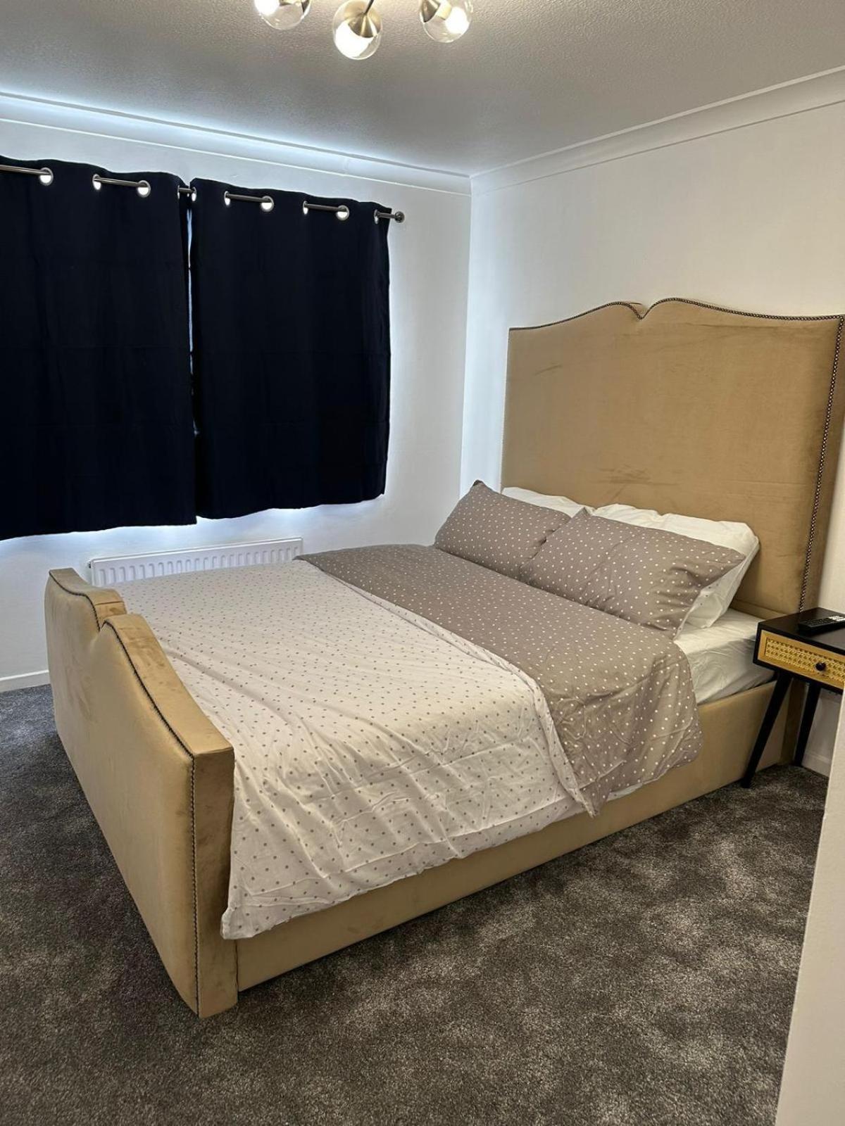 Lovely Two Bedroom Flat Thamesmead  Luaran gambar